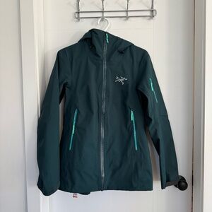 Arc'teryx Sentinel women's jacket